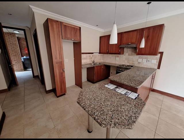 2 BEDROOM APARTMENT FOR SALE IN NEWLANDS